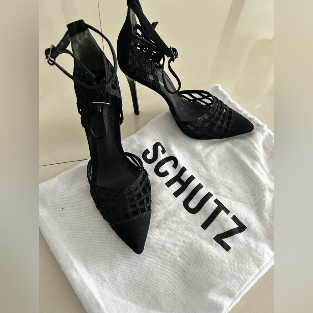 Schutz Black nubuck heels like new